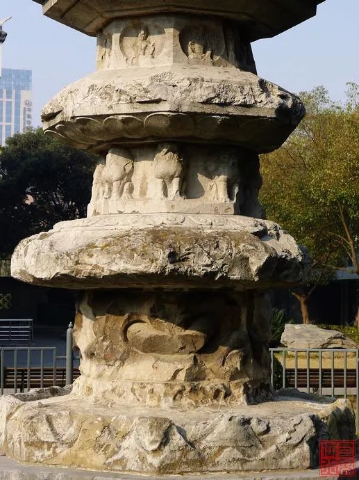 现存上海最古老的地面建筑是( )
