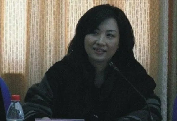 “土皇后”郑少清27岁成福建亿万富姐,最终结局如何?