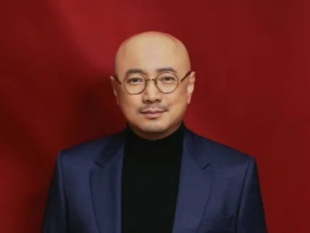 徐峥新片惹争议,拍摄地全是人造雪无人处理,周边商铺愤怒报警,咋回事?