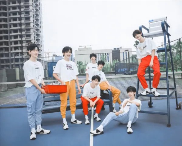 宋亚轩说希望时代少年团可以举办十二周年演唱会,你对这个团有何期待?