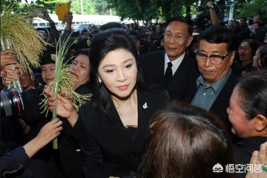 英拉为什么逃离泰国?