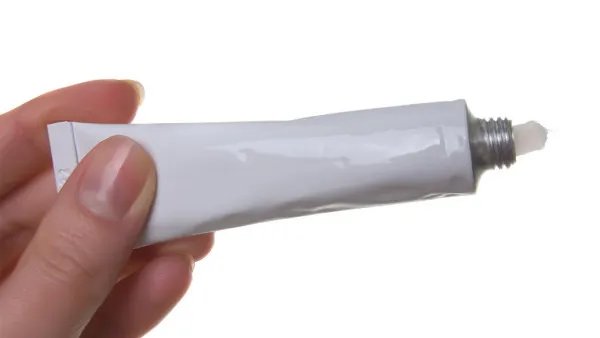 脸上长痤疮的治疗方法