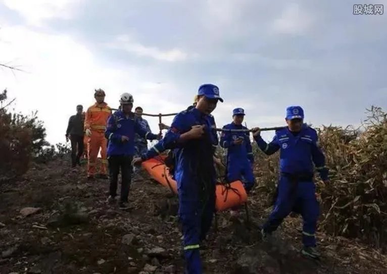 银行行长登山遇难 失足跌入悬崖深处当场毙命
