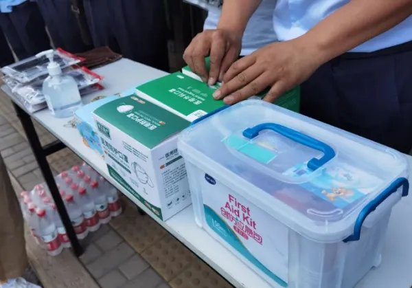 北京高考首日现场,疫情下的“特别”高考如何保障考生的安全?