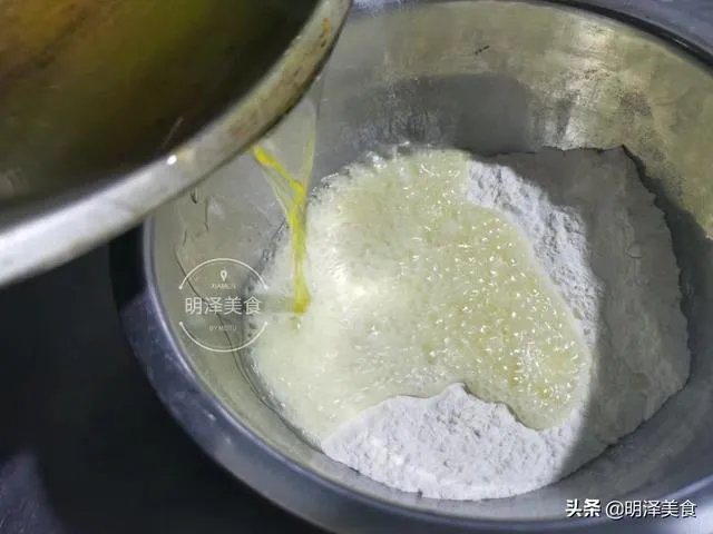 怎样做油酥饼?里面的油酥怎样做?详细的做法步骤图有吗?