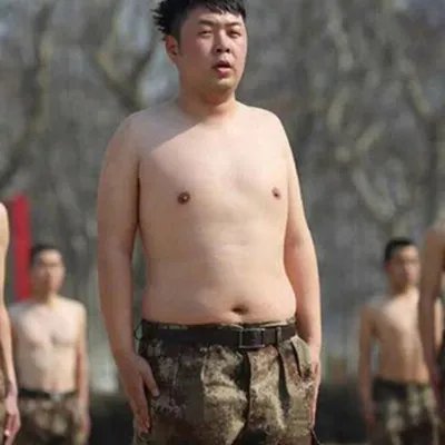 杜海涛肌肉照获点赞 “肥肉大肚”亮瞎你眼