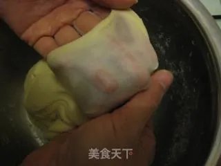 奶香面包——电动打蛋器和面、烤箱发酵法
