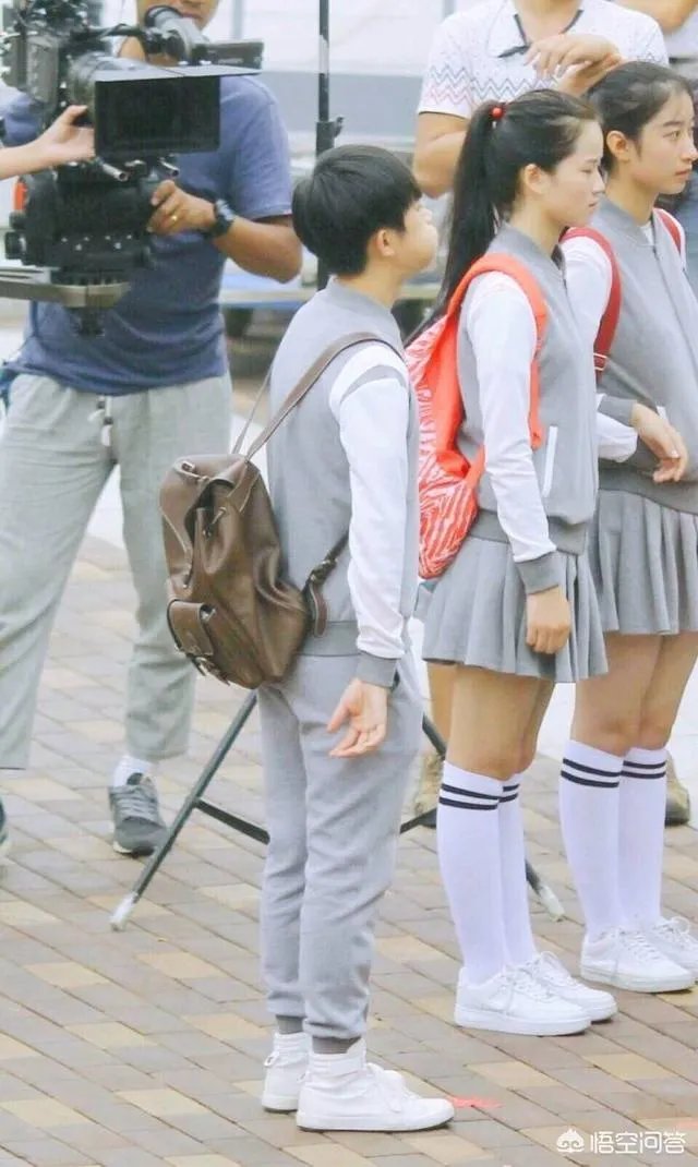 18年艺考生吴磊和易烊千玺,你觉得谁更受北电中戏的青睐?