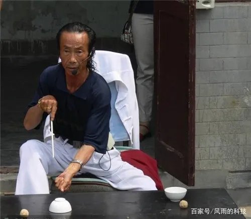 “手艺大师”王宝合，为什么年近70功力不减，3个球2个碗拿下4亿巨款？