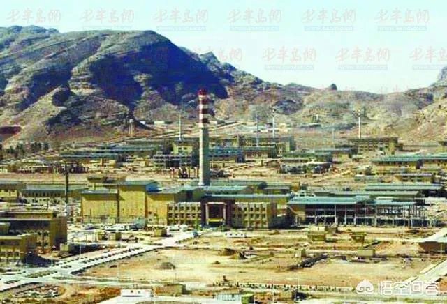 威慑伊朗地下基地!美B2轰炸机对伊朗投巨型钻地弹有何可怕之处?