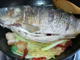 红烧鲤鱼